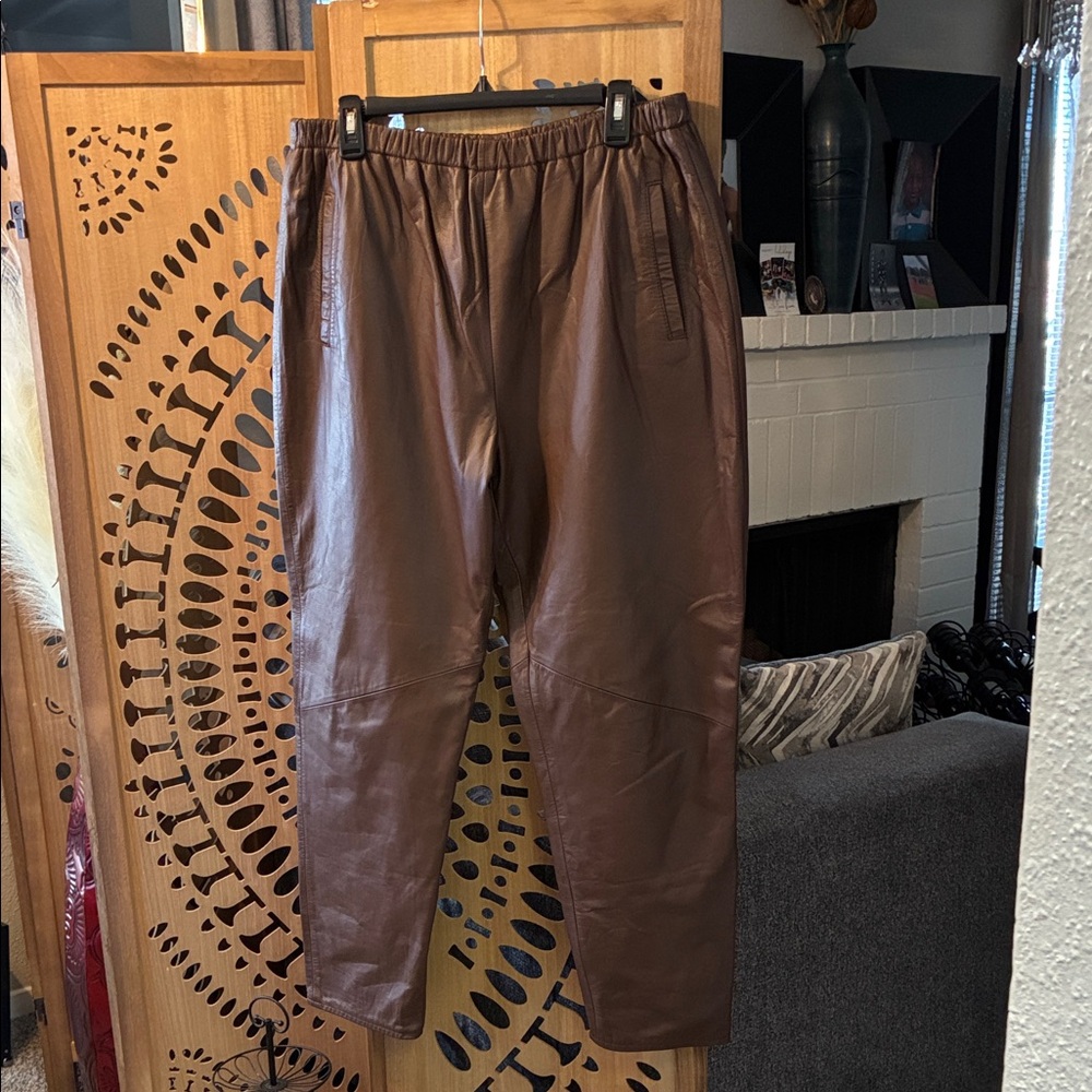 Charles Klein Women's Brown faux. Leather Pants